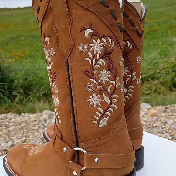 Embroidered Leather Tan Cowboy Boots - Picture 2 of 6